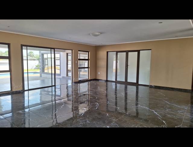 6 BEDROOM HOUSE FOR SALE IN RIVERSDALE